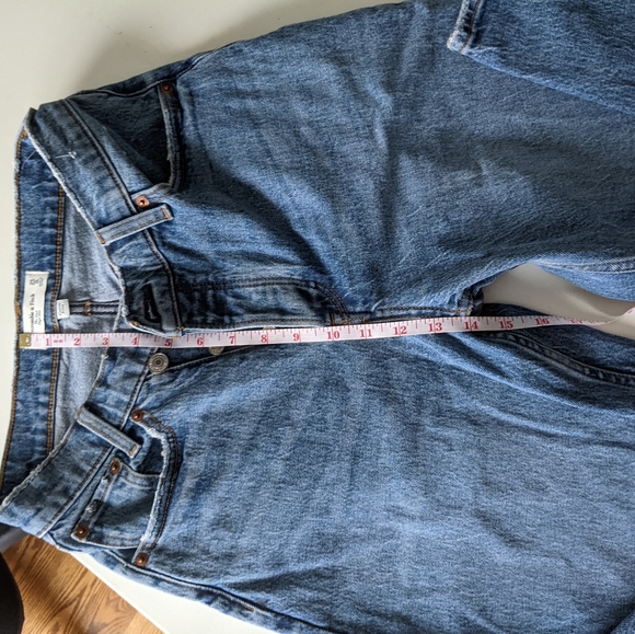 BNWOT Abercrombie and Fitch Dad Jeans - Picture 4 of 8